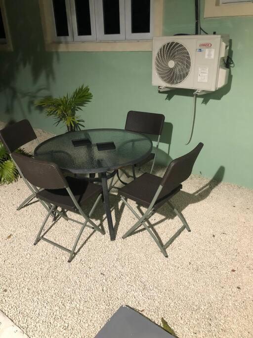 Mango Leaf Apartment